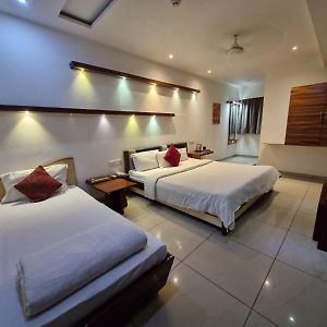 Hotel Kalinga Lake View